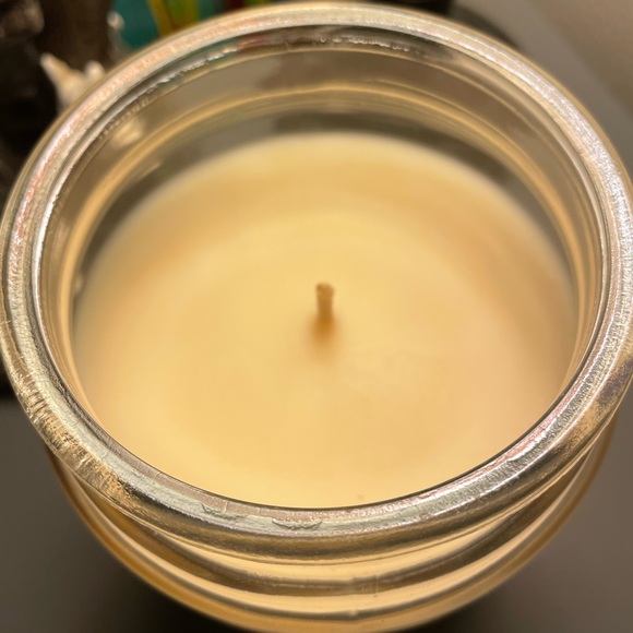 Candle-Lite Creamy Vanilla Swirl Candle NWOT - Picture 2 of 2